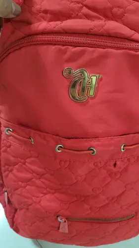 Vendo mochila da capricho.
