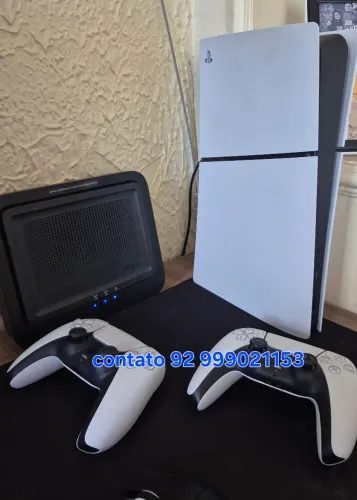 PlayStation 5 mídia digital com 6 meses de uso e dois controles originais