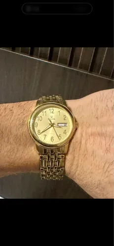 Bulova vintage dourado