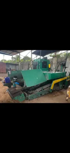 VIBRO ACABADORA ASFÁLTICA BERNE GREENE ANO 2005- BEM CONSERVADA E MANUTENÇÃO EM DIA