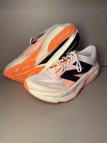 Tênis New Balance FuelCell SuperComp Elite V4