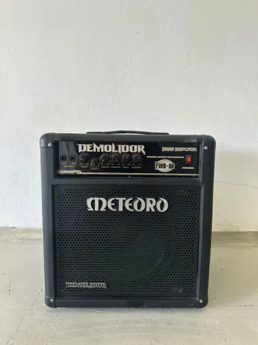 Cubo amplificador meteoro FWB80 demolidor