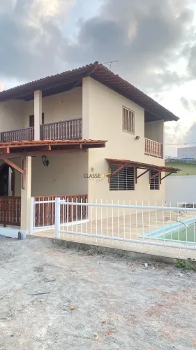 Casa Com 4 Quartos em Candeias