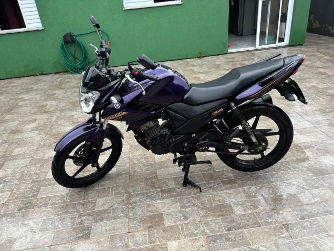Fazer 150 roxa