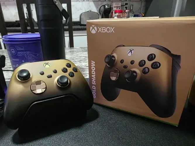 Controle Xbox Series Edição especial Shadow Gold