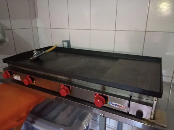 Chapa Industrial a Gás com 4 queimadores