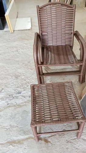 Conjunto de 4 cadeiras e um centro