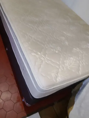 Cama casal Queen