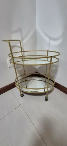 Mesa auxiliar tampo vidro pés metal
