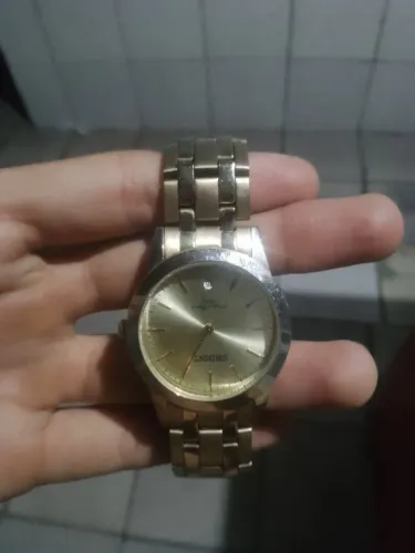 vendo este relógio bem conservado