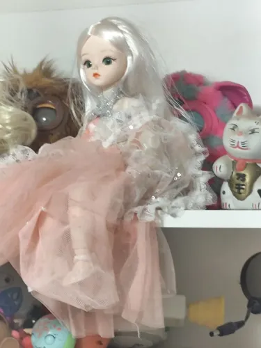 boneca cabelo platinado chinesa