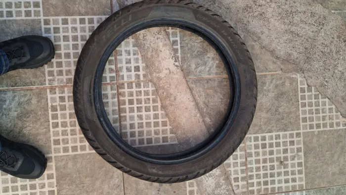 Pneu traseiro cg Honda aro 18