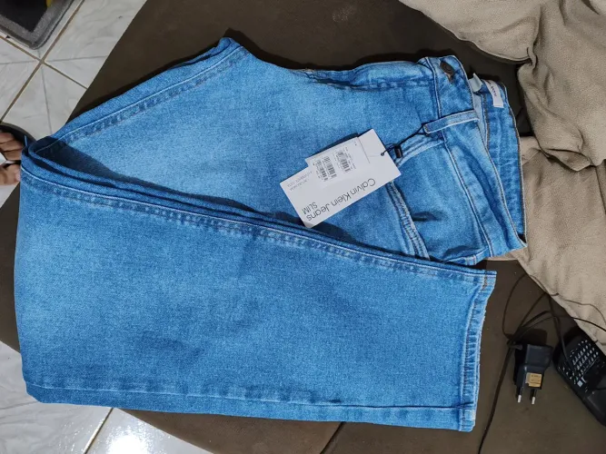 Calça Calvin Klein n42