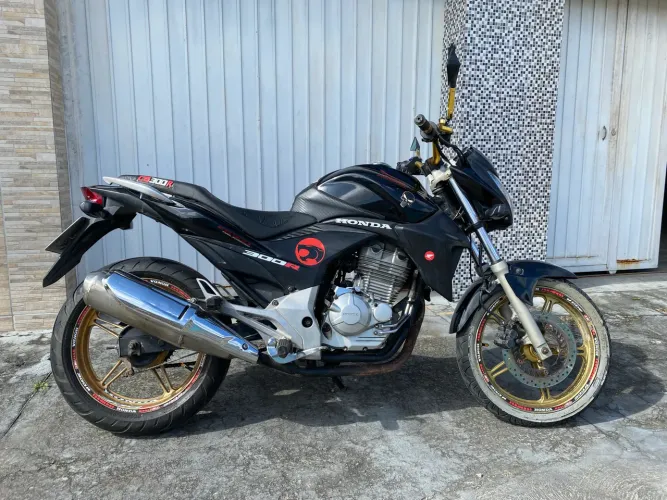Moto CB300R