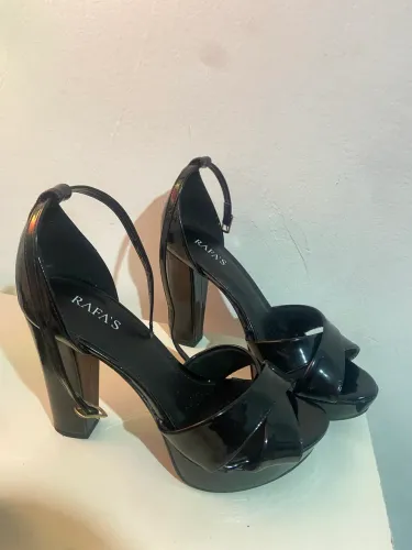 salto preto verniz