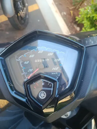 Vendo moto nova