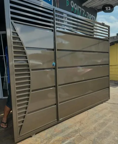 Vendo portão de garagem galvanizado 