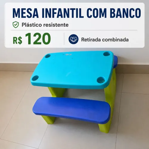 Mesa Infantil de Plástico com Banco Acoplado