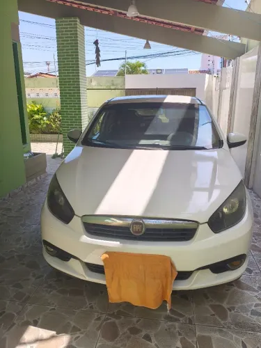 Fiat Grand Siena Essence 1.6 Flex 16V 2013
