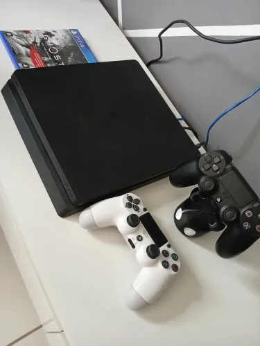 Vendo PS4 2 controle ORIG e mais 1 JOGO