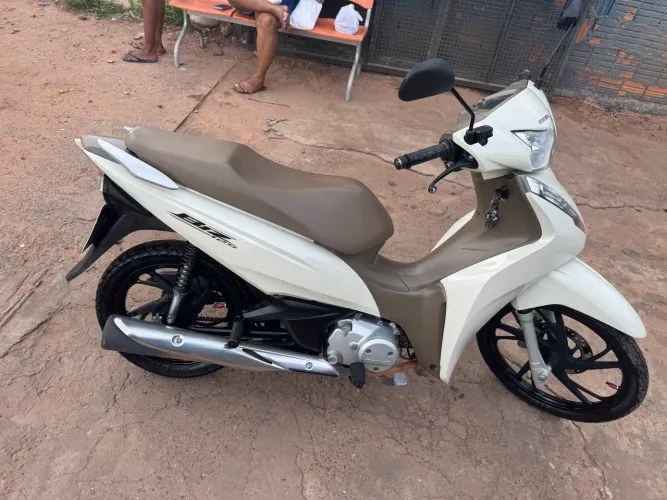 BIZ 125. 2023 Único dono