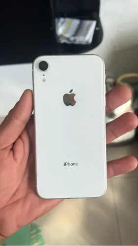 Vendo iPhone XR branco
