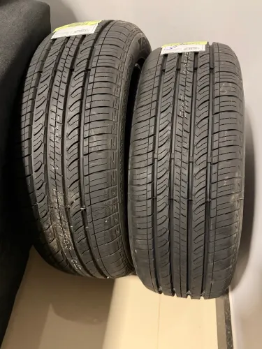 Vendo 2 pneus XBRI 205/55 R17 95V, zero quilômetro, nunca montados e nunca utilizados.