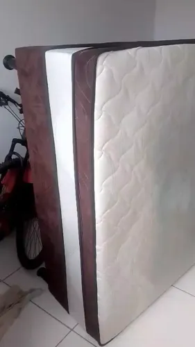 Cama de casal Grande