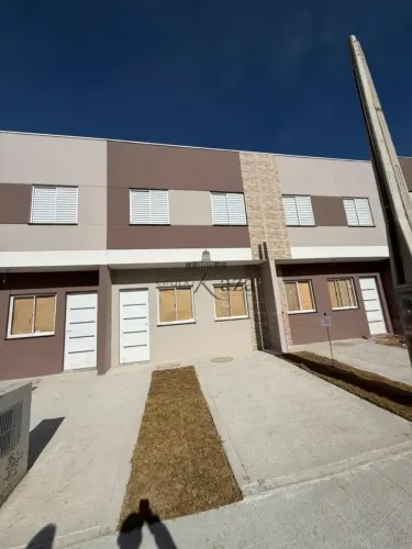 Casa em Condomínio - Condomínios Bosque das Cerejeiras I - Eugênio de Mello - 2 Dormitório