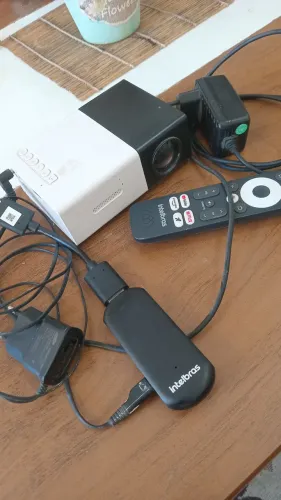 Vendo projetor e Android da Intelbras