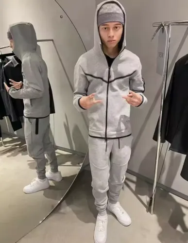 Conjunto Nike Tech Fleece