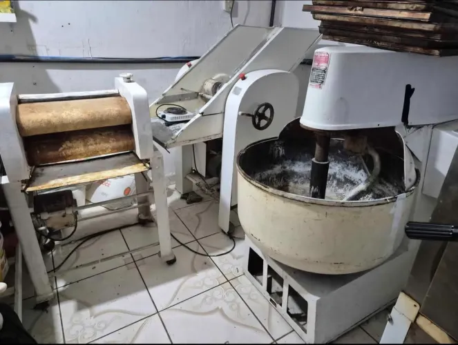 Masseira, cilindro, modeladora e forno PADARIA