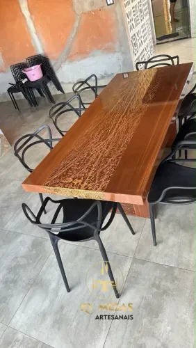 Mesa pedra de ardósia com cadeiras polipropileno