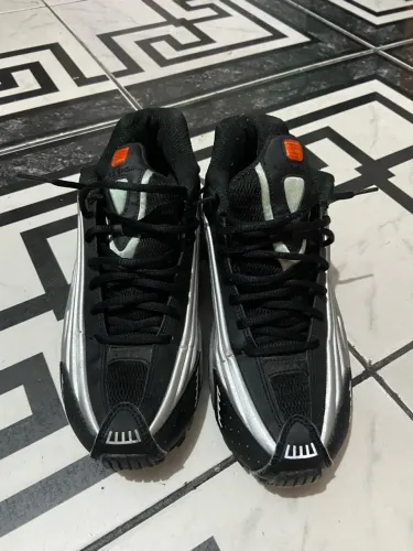 Tênis Nike shox R4