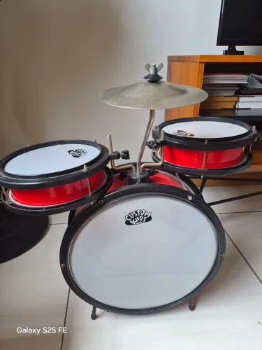 Linda Bateria infantil! Leve a experiência musical para sua criança!