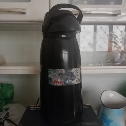 Garrafa Térmica Invicta 1,8 Lts. Novissima