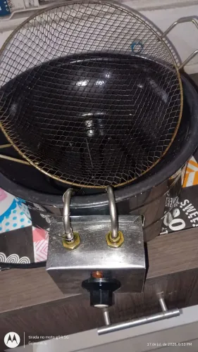 Vendo tacho para fritura 220v.