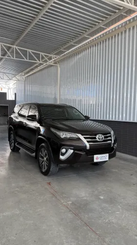 Toyota Hilux SW4 SRX 4X4 2.8 TDI 16V Dies. Aut. 2017