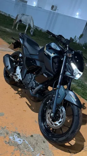 Moto yamaha fz15
