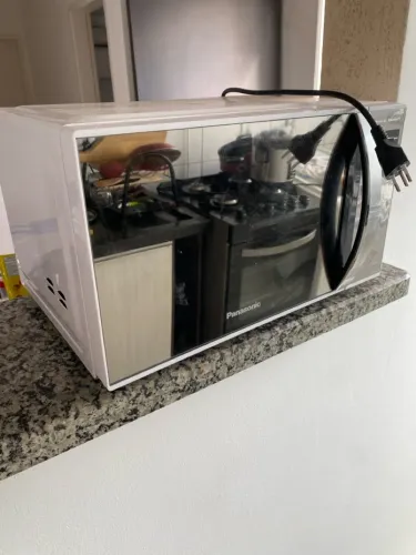 Micro-ondas Panasonic 21L NN-ST27L Branco