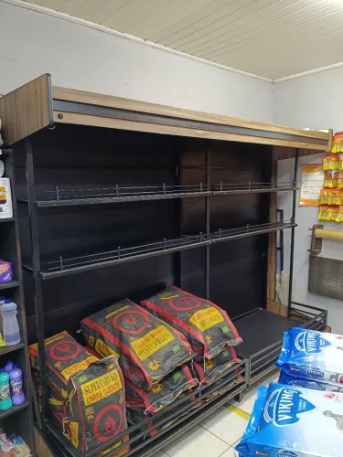 Expositor / Gondola Reforçada para Carvão e Alimentos - Madeira e Metal