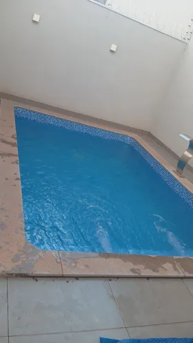 Limpeza e tratamento de piscinas