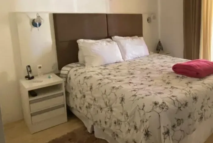 Cabeceira com mesas