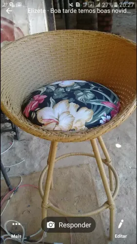 Banqueta em fibras sintéticas
