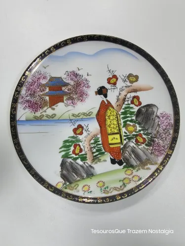 Prato em Porcelana Chinesa Pintura a Mão Para Decoração 24 cm