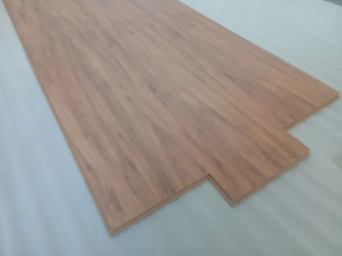 Piso laminado click