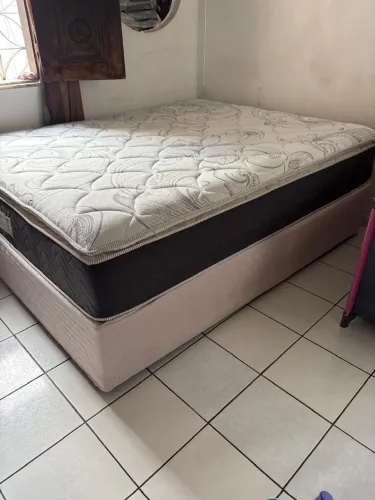 Cama de casal queen