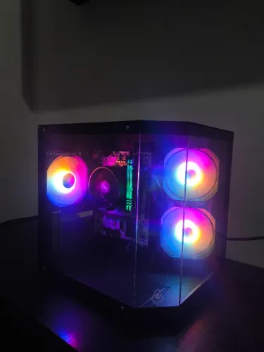 Pc gamer Ryzen 5 4600G + B550m + 16gb hypeX RGB 