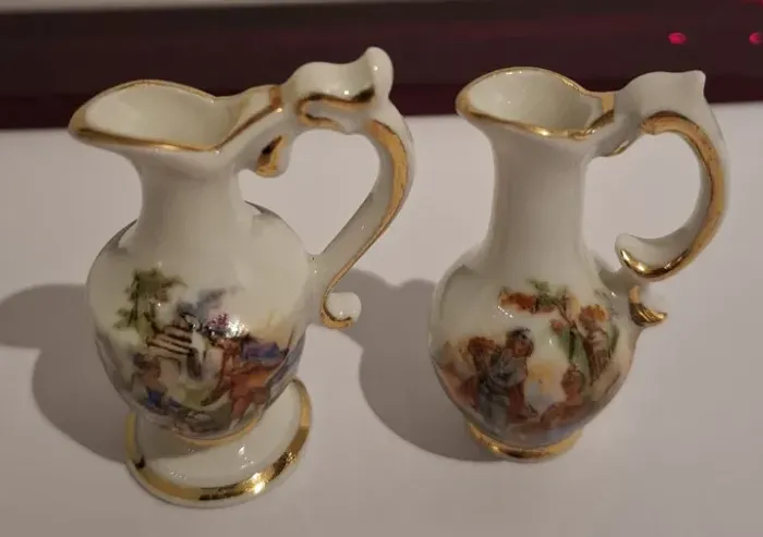 Miniaturas de porcelana Limoges para decoração de casa de bonecas - 2 jarras