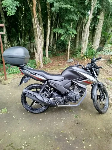  Yamaha  Fazer 2021 por 15,500 com 20,850 km, única dona, quitada, baixa quilometragem 